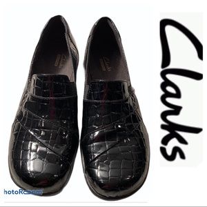 Clark’s Collection black patten leather shoes